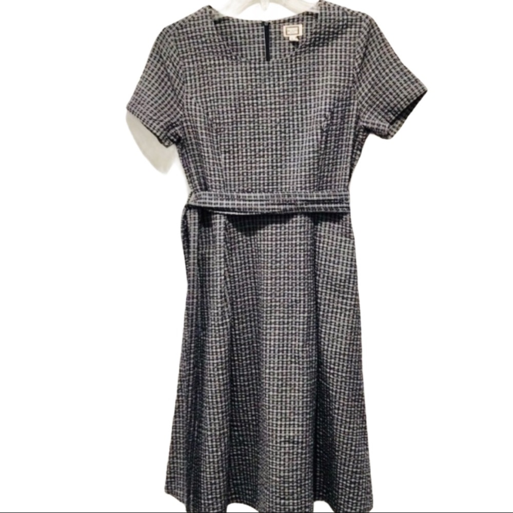 MoVint New York short sleeve Dress. Seersucker